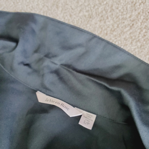 La Vie En Rose Glam Retro Old Hollywood Satin Feather Whimsigoth Pajama Shirt S - Picture 5 of 8